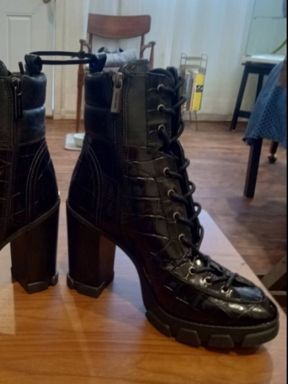 MICHAEL KORS NEW RIDLEY CROCODILE EMBOSSED LEATHER LACE-UP BOOT size 9.5M